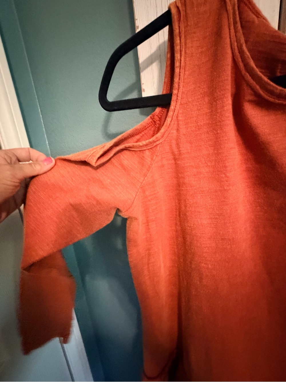 Doe & Rae Cold Shoulder  Ruffle-Hem  Top - Rust Orange - Picture 3 of 6
